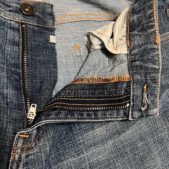 Chico’s Platinum, 76% Cotton, 5-Pocket, Distressed, Straight Leg Jeans, Size 3 - Picture 11 of 14